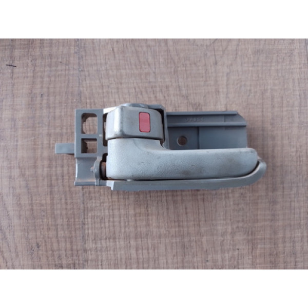 Maçaneta Interna Dianteira Esquerda Toyota Corolla 2005 