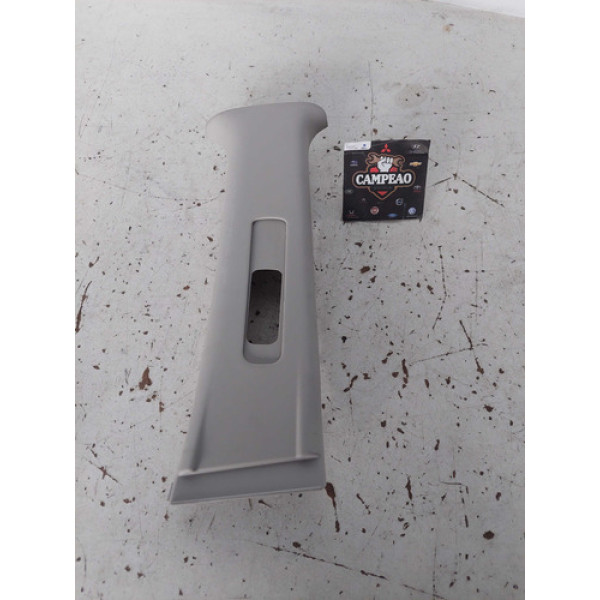 Acabamento Moldura Cinto Diteito Nissan Versa 2020