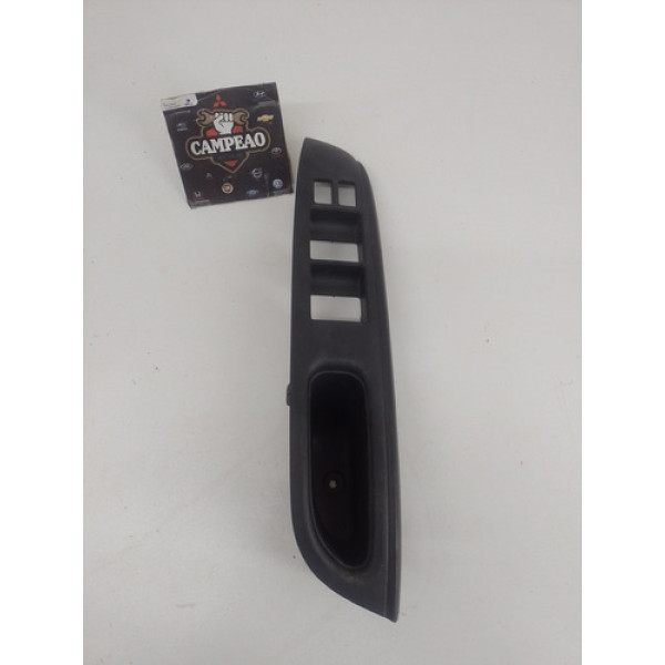 Moldura Botão Vidro Dianteiro Esquerdo Nissan Versa 2016