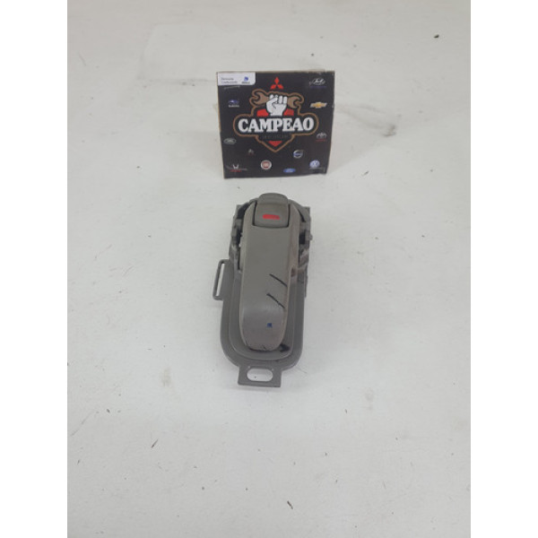 Maçaneta Interna Esquerda Nissan Livina 2012