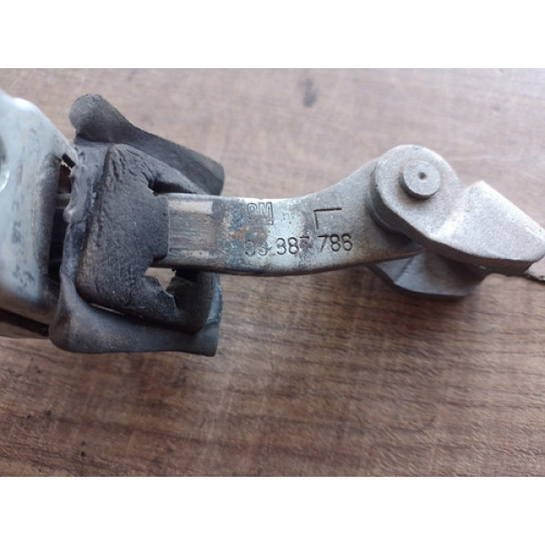 Limitador Porta Dianteira Esquerda Gm Corsa Montana 2004