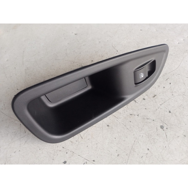 Botão Vidro Traseiro Esquerdo   Moldura Fiat Cronos 2019