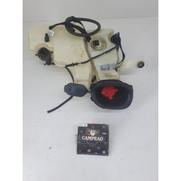 Reservatório Água Parabrisa Partida Fria Renault Captur 2019