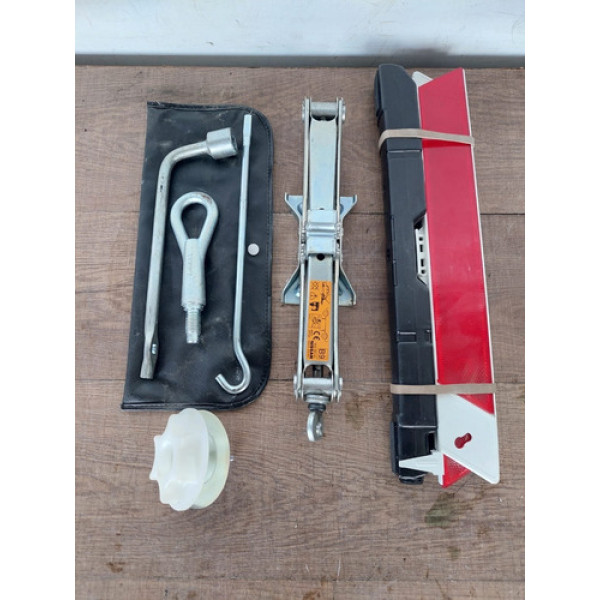 Kit Macaco Nissan Livina 2010