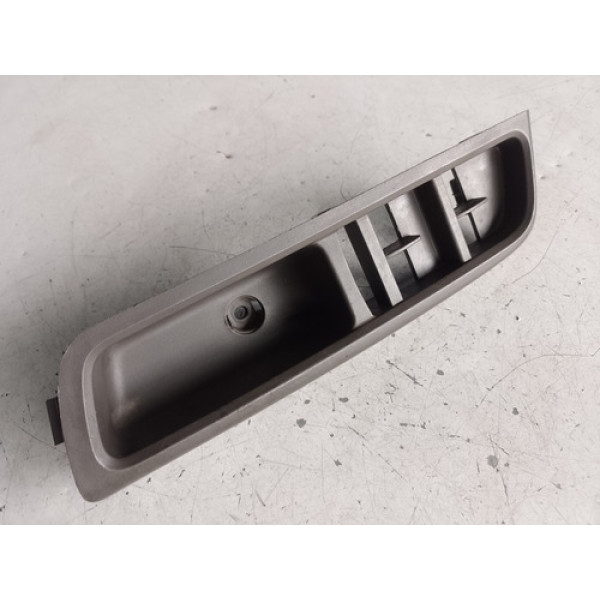 Moldura Comando Vidro Dianteiro Esquerdo Gm Onix 1.0 2017