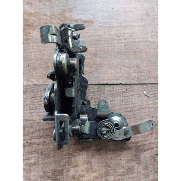 Fechadura Dianteira Esquerda Volkswagen Kombi 