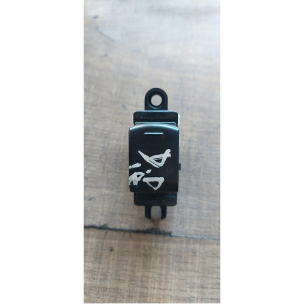 Botão Vidro Dianteiro Direito Nissan Versa 2018