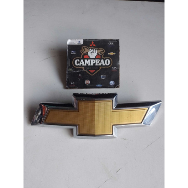 Emblema Parachoque Dianteiro Chevrolet Tracker 2020
