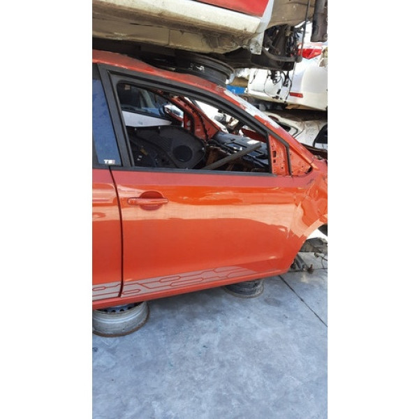 Porta Dianteira Direita Up 2018