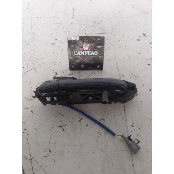 Maçaneta Externa Dianteira Direita Nissan Tiida 2010