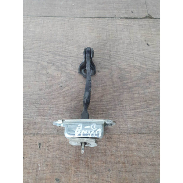 Limitador Porta Dianteira Esquerda Nissan Livina 2010