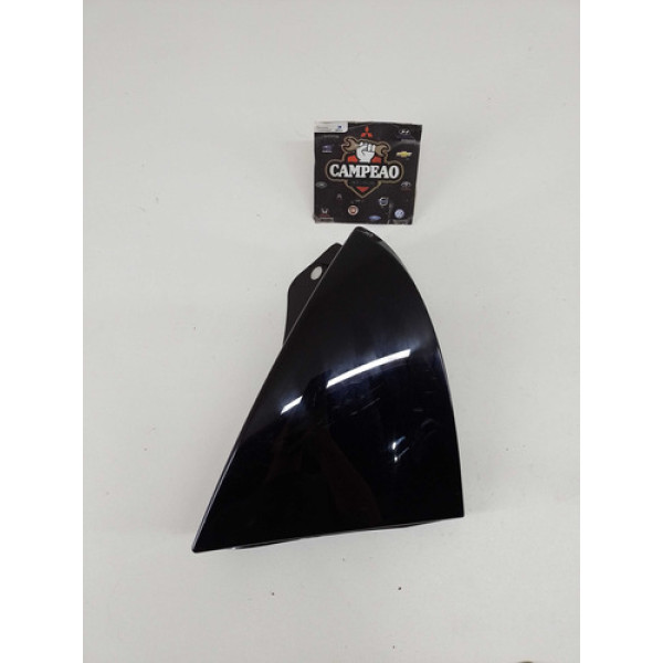 Moldura Lanterna Direita Fiat Mobi 2020