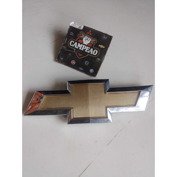 Emblema Parachoque Dianteiro Chevrolet Gm S10 2013 A 2016