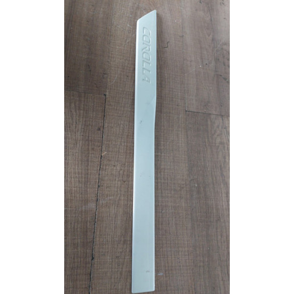 Acabamento Porta Traseira Direita Com Detalhe Corolla 21