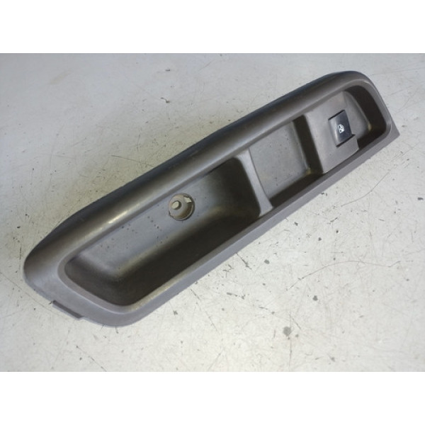 Botão Vidro Dianteiro Direito   Moldura Gm Cobalt 1.8 2013