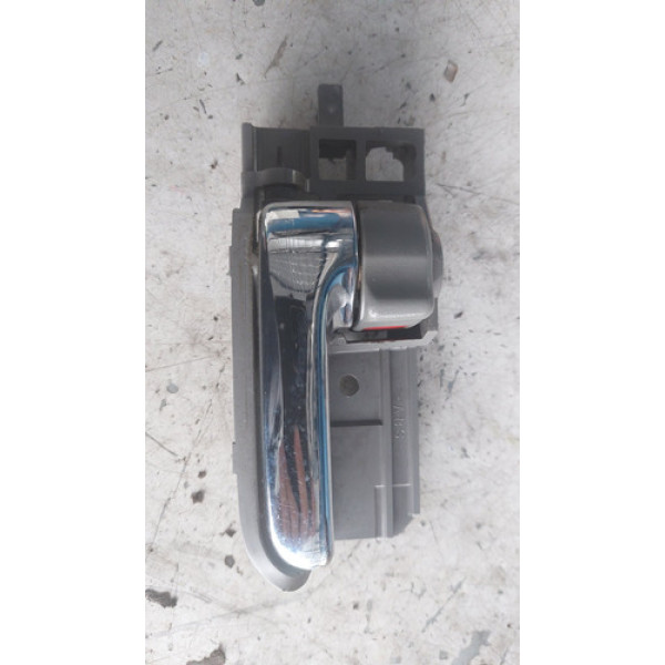 Maçaneta Interna Dianteira Esquerda Corolla 2005