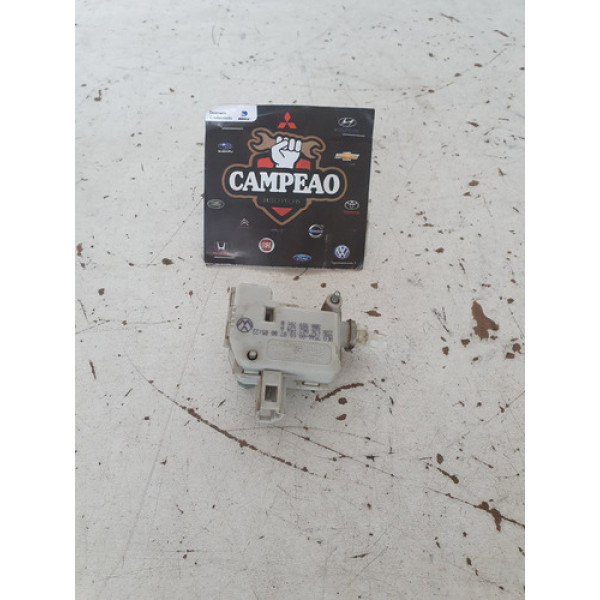 Motor Trava Tampa Traseira Volkswagen Golf 2000