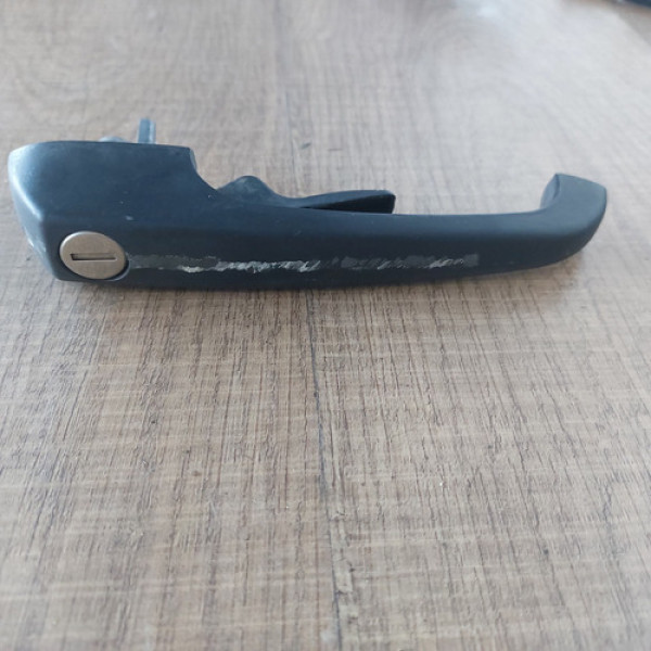 Macante Externa Dianteira Esquerda Kombi 2010