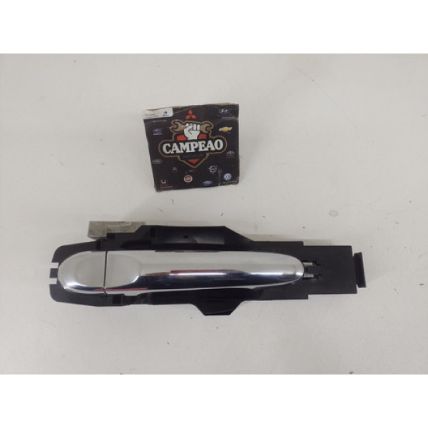 Maçaneta Externa Dianteira Direita Nissan Versa 2016