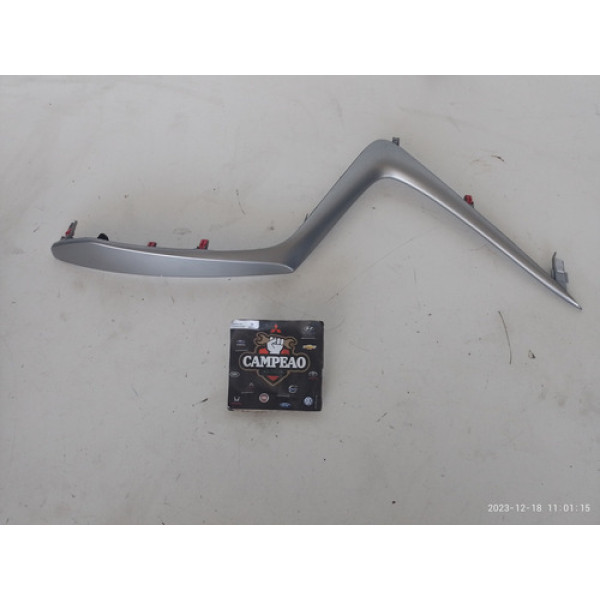Moldura Friso Direito Console Central Toyota Yaris 2019