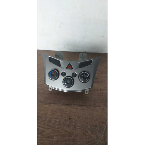 Comando Do Ar Condicionado Tracker 1.8 Ltz 2015