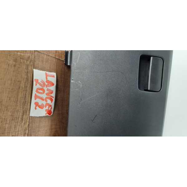 Porta Luva Mitsubishi Lancer (c/ Detalhe)