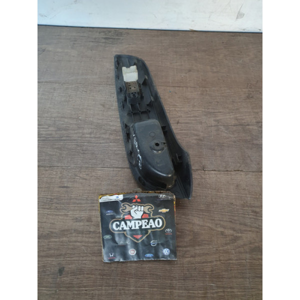 Botão Vidro Dianteiro Direito Nissan Versa 2018