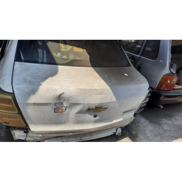 Tampa Traseira Chevrolet Cobalt 2014 (c/ Detalhe)