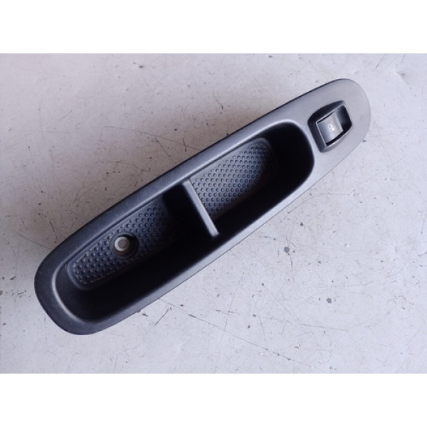 Botão Vidro Dianteiro Direito   Moldura Fiat Punto 1.6 2014