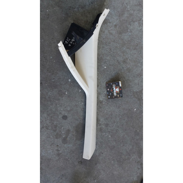 Acabamento Direito Coluna Para-brisa Linea 2015