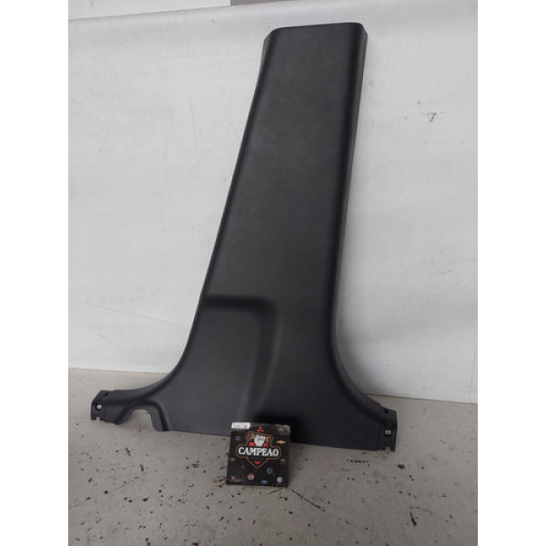 Acabamento Moldura Cinto Direito Nissan Versa 2020