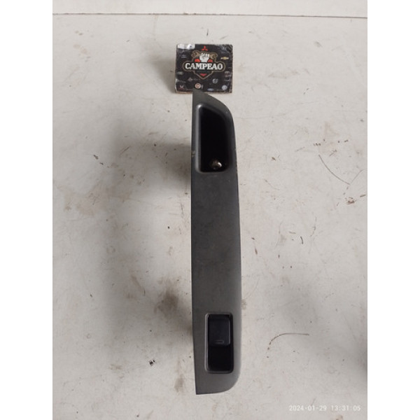 Moldura Botao Vidro Traseiro Direito Nissan Livina 2012