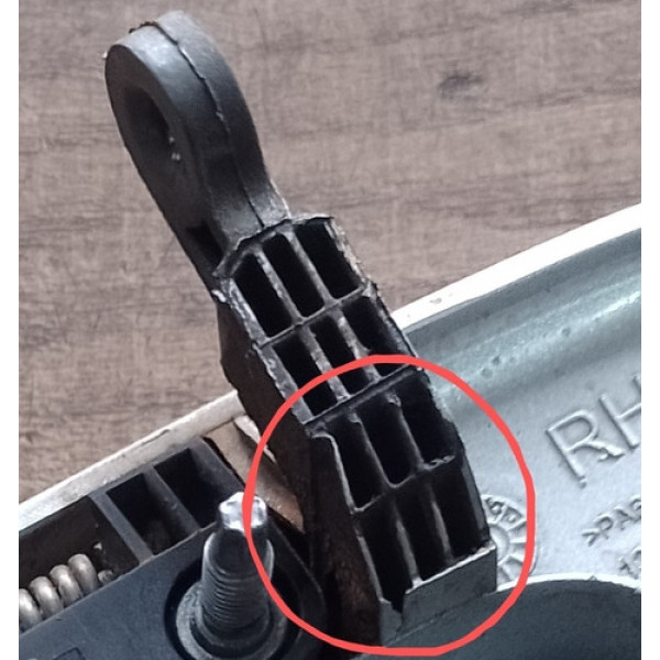 Maçaneta Externa Dianteira Direita Gm Cobalt 2013 C/detalhe