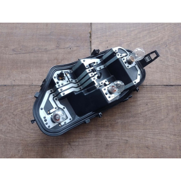 Circuito/ Soquete Lanterna Direita Fiat Mobi 1.0 2021 