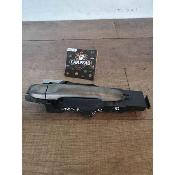 Maçaneta Dianteira Direita Nissan Versa 2018