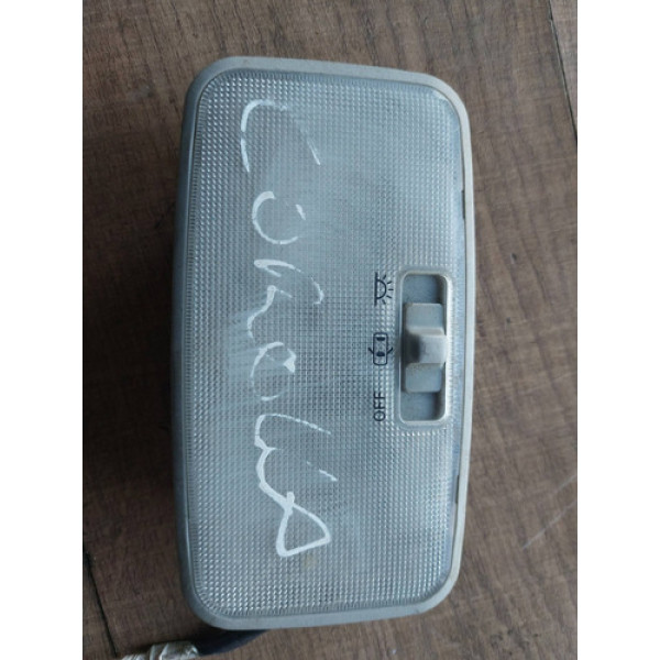 Luz Cortesia Toyota Corolla 2015 Com Detalhe 