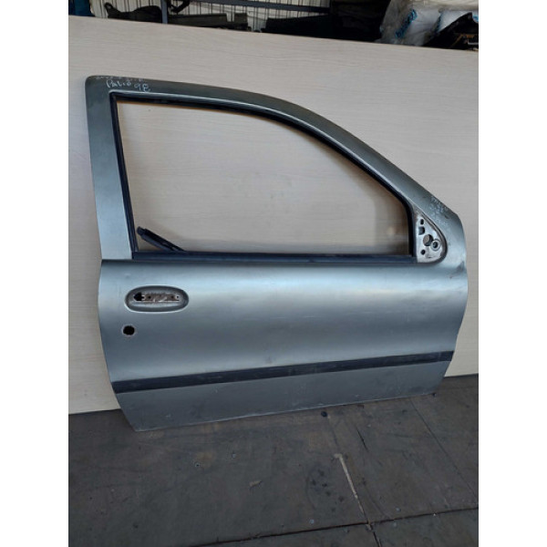 Porta Dianteira Direita Fiat Palio 2p 1998 C Detalhe 
