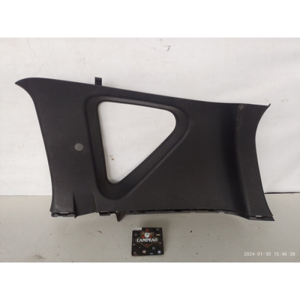 Acabamento Coluna Traseira Direita Nissan Livina 2012 C Det