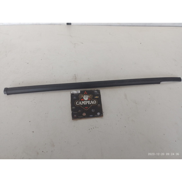 Pestana Externa Traseira Esquerda Nissan Versa 2015