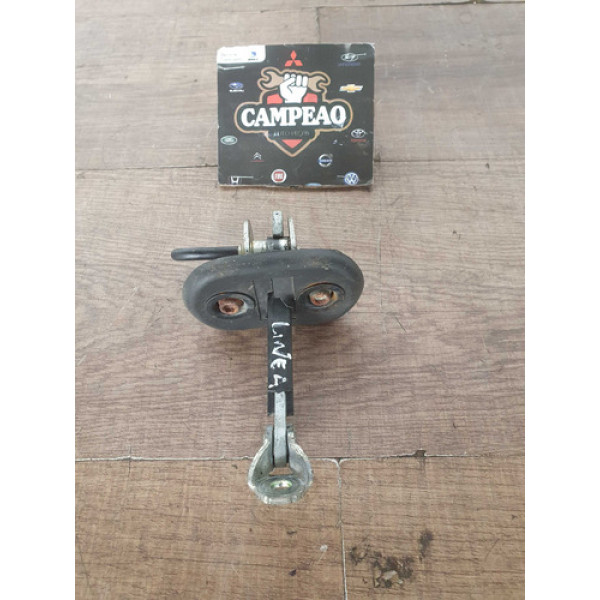 Limitador Porta Dianteira Direita Fiat Linea 2015