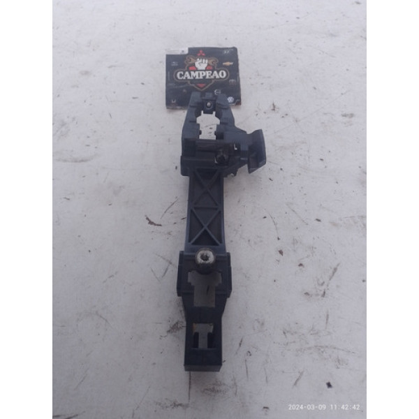 Suporte Maçaneta Dianteira Direita Nissan Sentra 2008