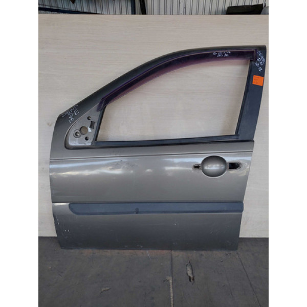 Porta Dianteira Esquerda Fiat Siena 2011 Com Detalhes