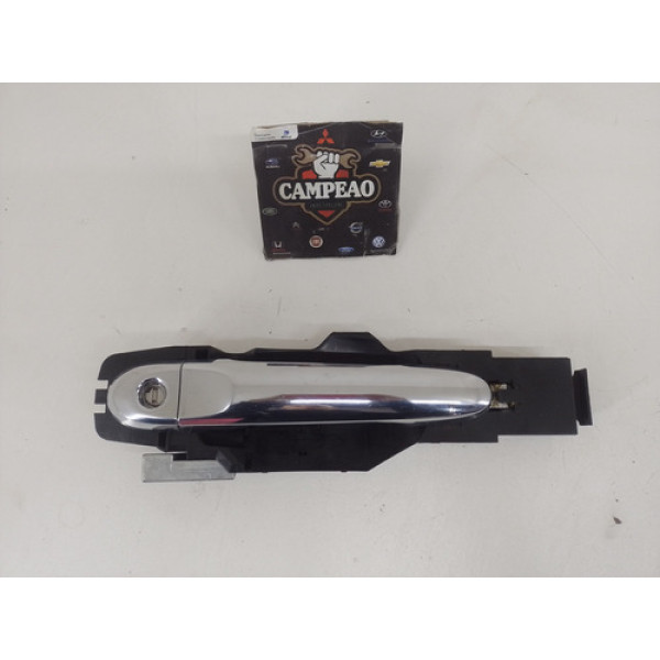 Maçaneta Externa Dianteira Esquerda Nissan Versa 2016
