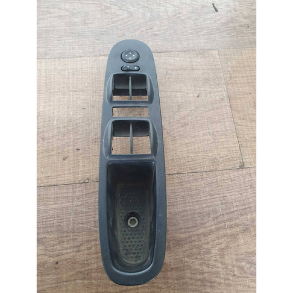 Acabamento   Botão Retrovisor Punto 2013