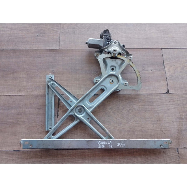 Máquina Vídeo Elétrica Dianteira Direita Toyota Corola 2016