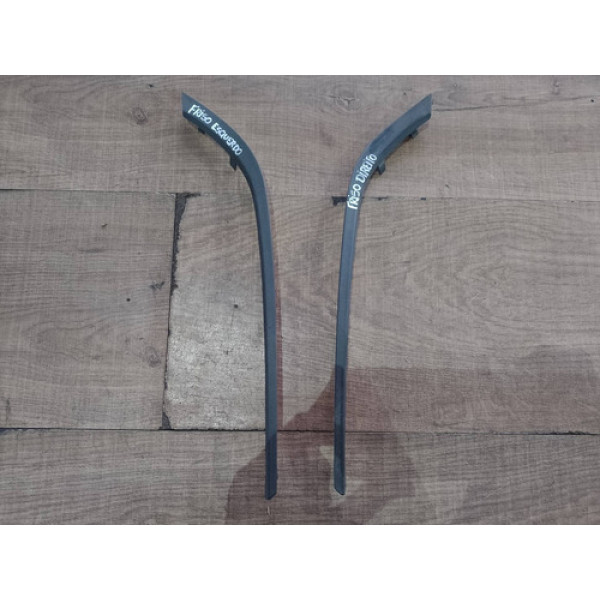 Par-friso Parachoque Gm Prisma 1.4 2015 C/detalhe 