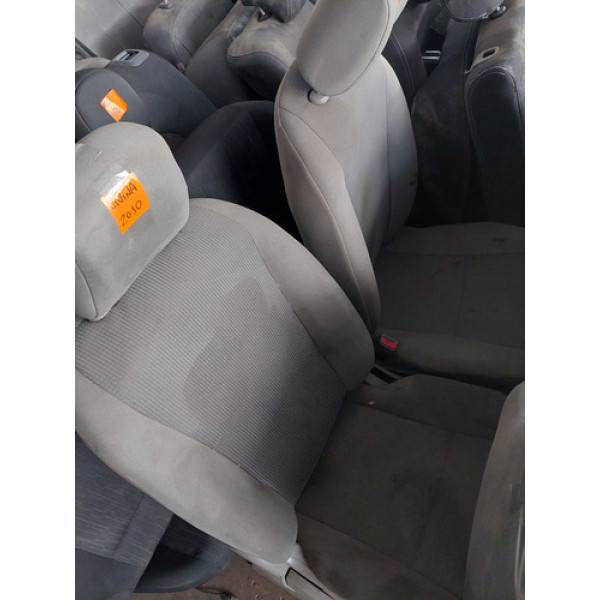 Jogo De Bancos Tecido Nissan Livina 2010