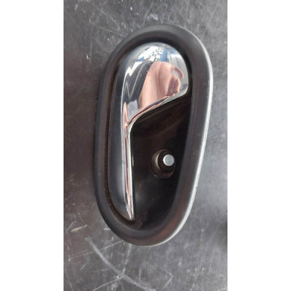 Maçaneta Dianteira Esquerda Renault Sandero 2014 Cromado