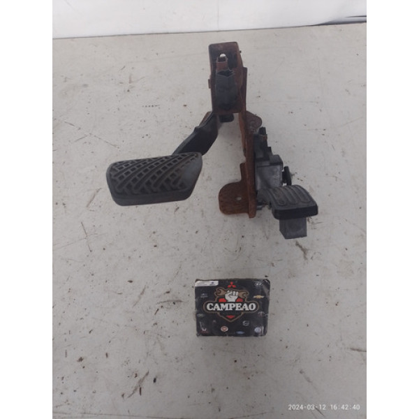 Pedaleira Nissan Sentra 2008