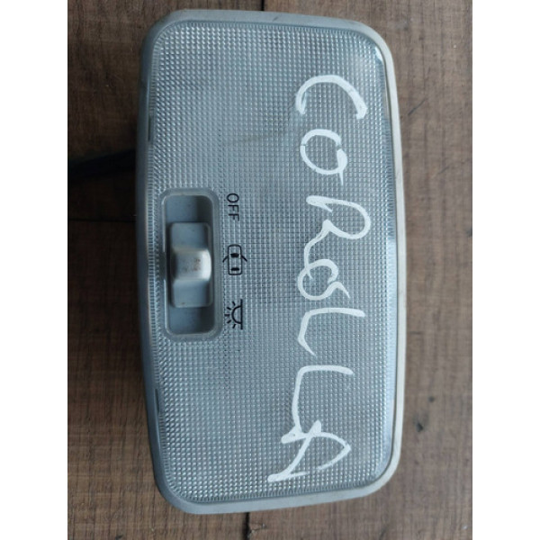 Luz Cortesia Toyota Corolla 2015 Com Detalhe 